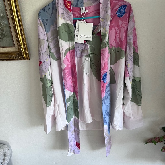 Floral buttoned shirt and pleated skirt set - Picture 1 of 3